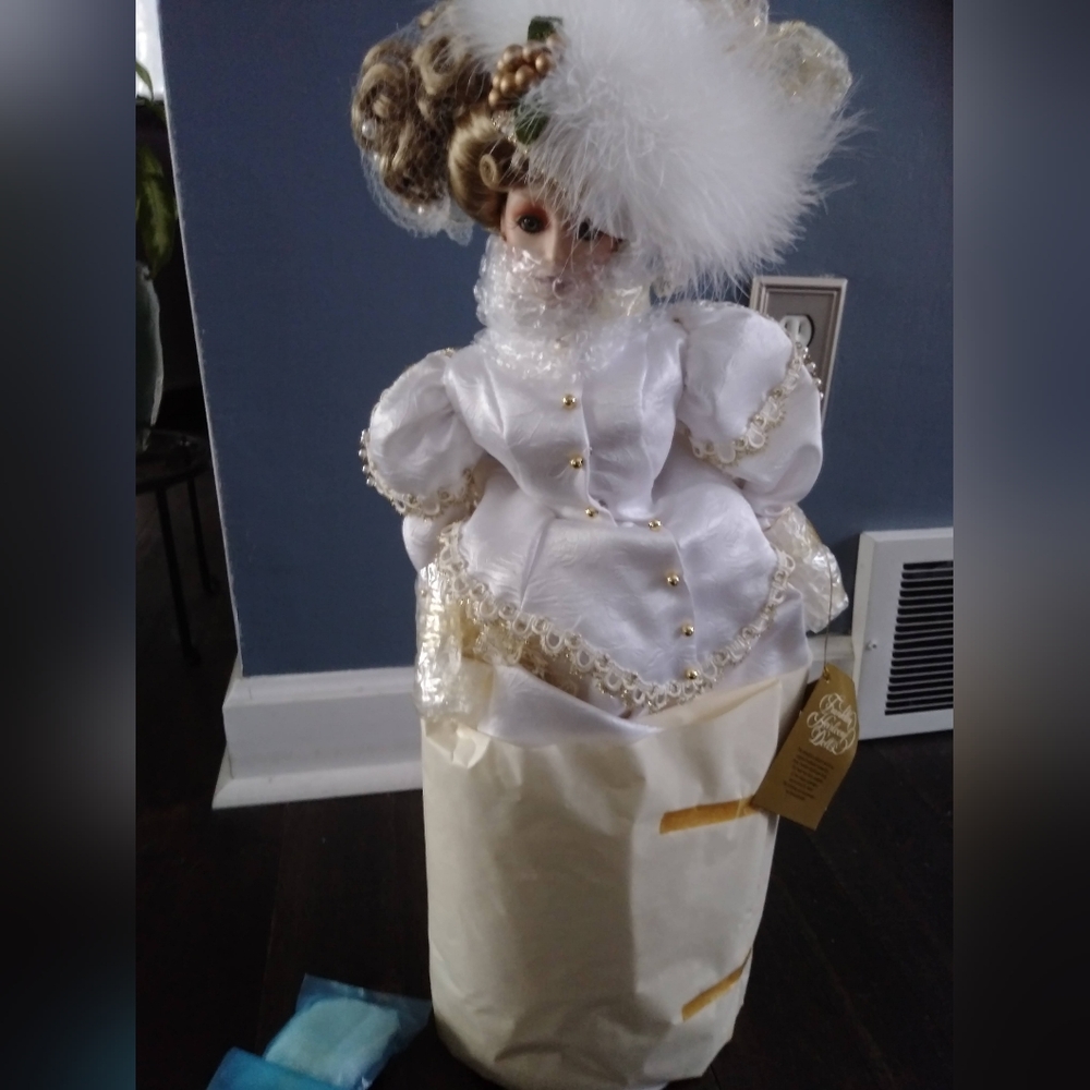 Franklin Heirloom Elegant White and Gold Porcelain Doll
